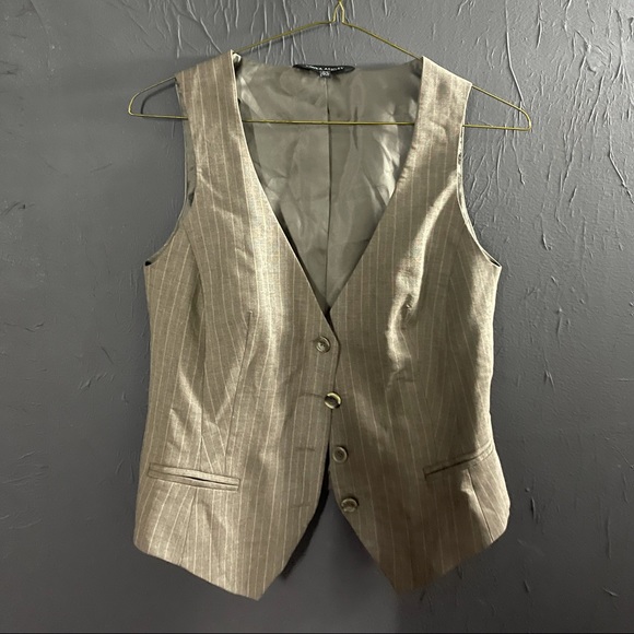 Women’s vest - Picture 1 of 2